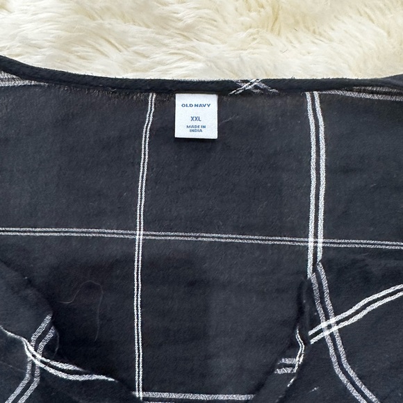 Oversized too - Picture 2 of 2